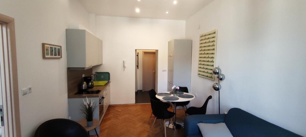 אופטיה Apartment Milani With Private Garage מראה חיצוני תמונה