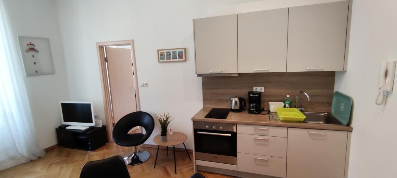 אופטיה Apartment Milani With Private Garage מראה חיצוני תמונה